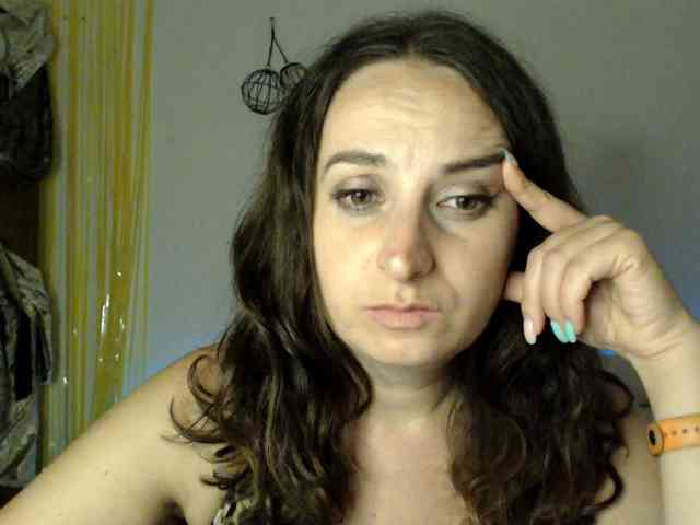 Modella: UWillMarryMyAss