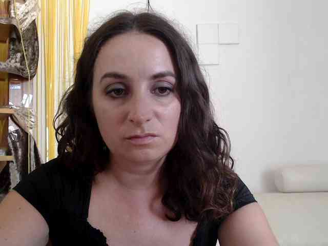 Modella: UWillMarryMyAss