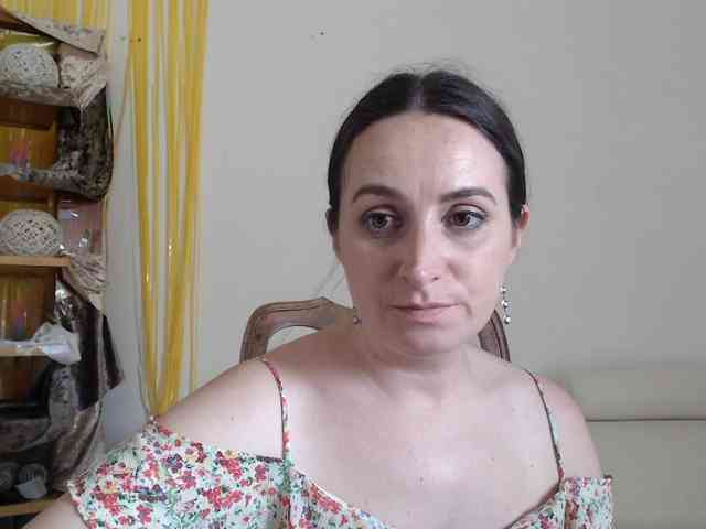 Modella: UWillMarryMyAss