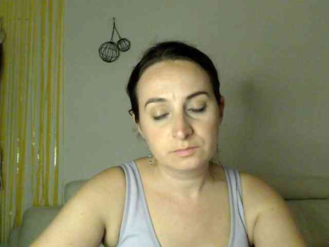 Modella: UWillMarryMyAss
