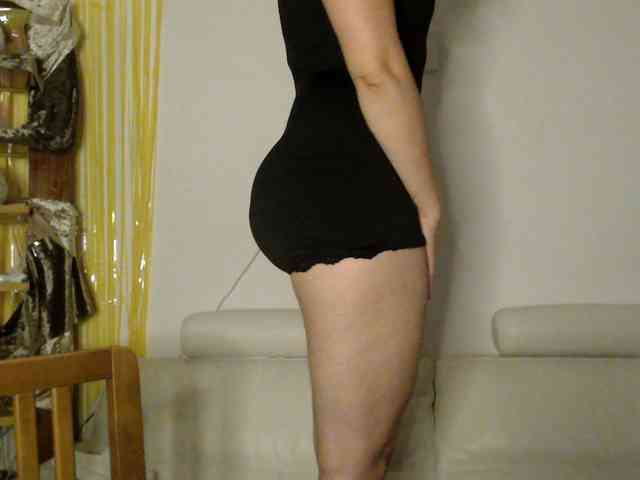 Modella: UWillMarryMyAss