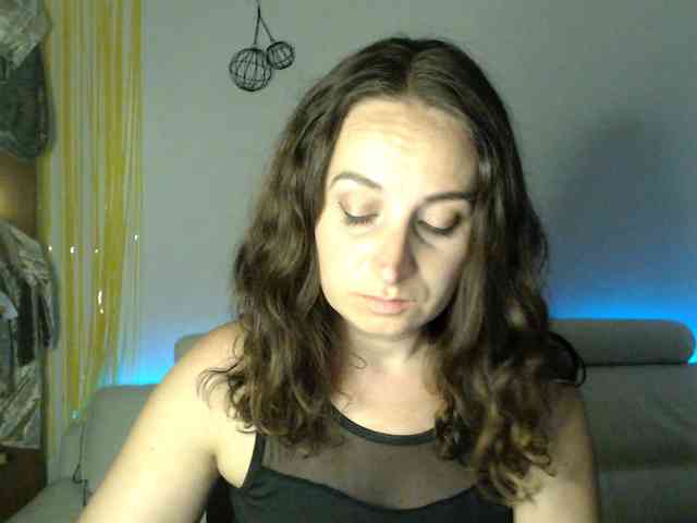 Modella: UWillMarryMyAss