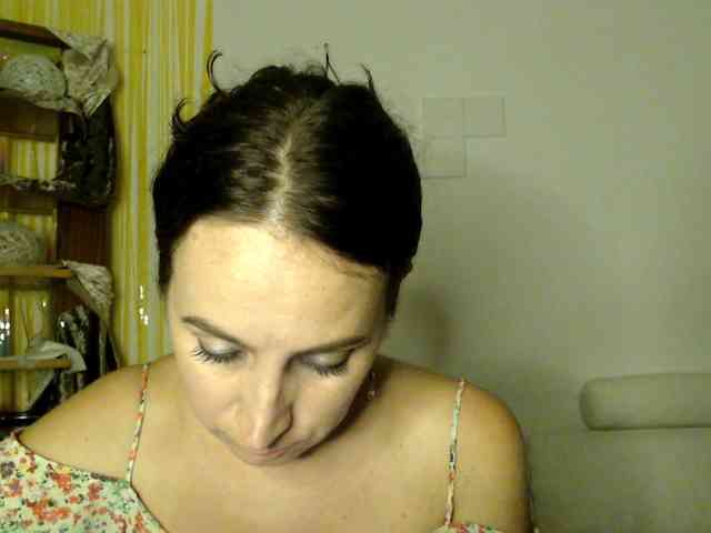 Modella: UWillMarryMyAss