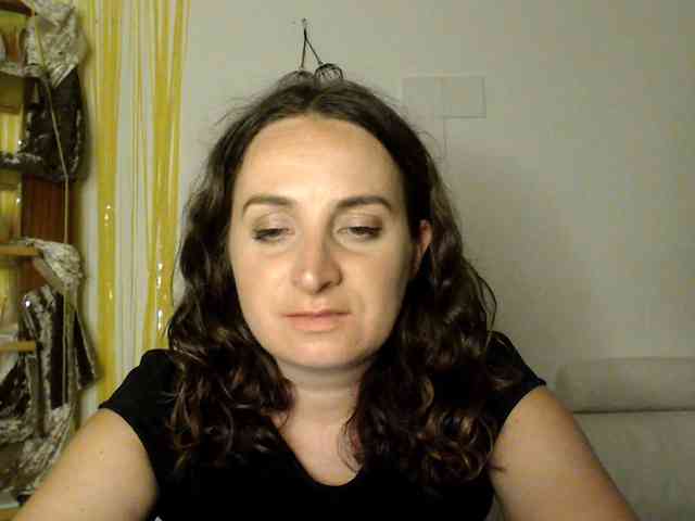 Modella: UWillMarryMyAss