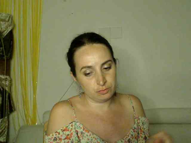 Modella: UWillMarryMyAss