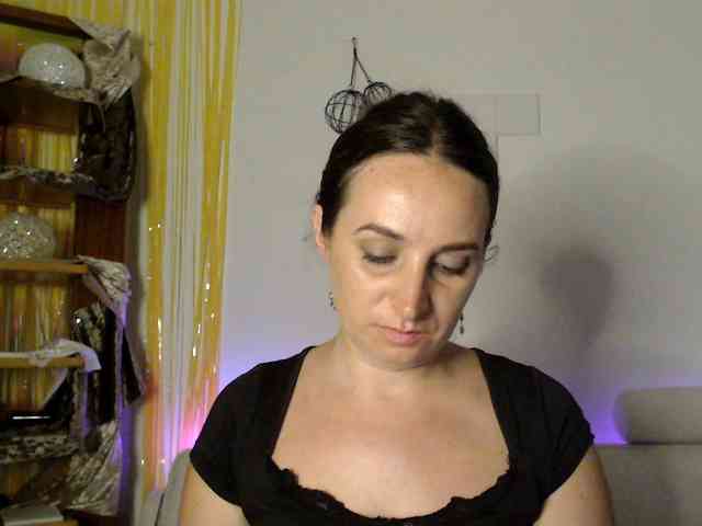 UWillMarryMyAss Live Webcam on BongaCams