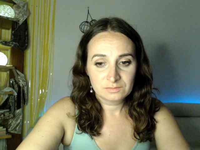 Modella: UWillMarryMyAss