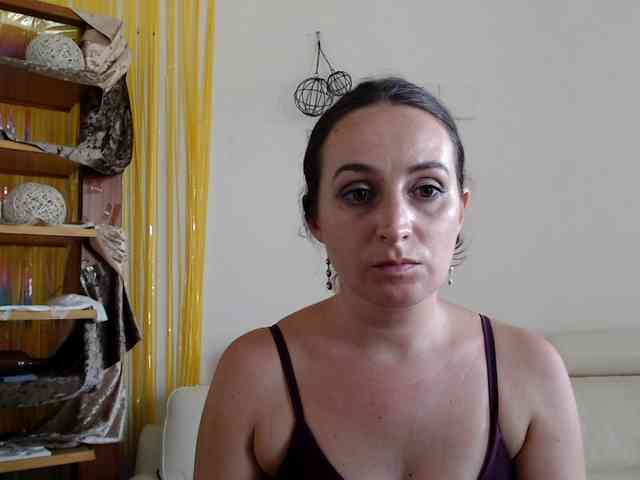 Modella: UWillMarryMyAss