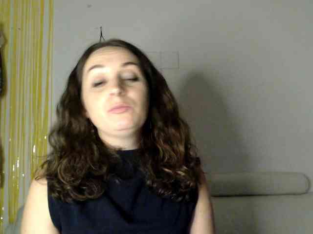 Modella: UWillMarryMyAss
