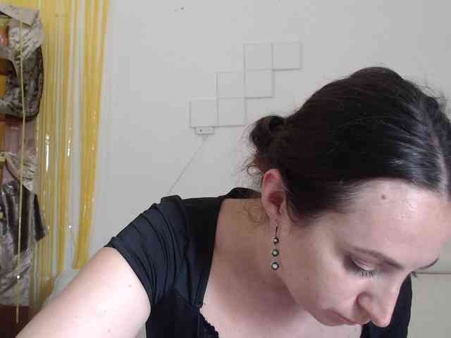 Modella: UWillMarryMyAss