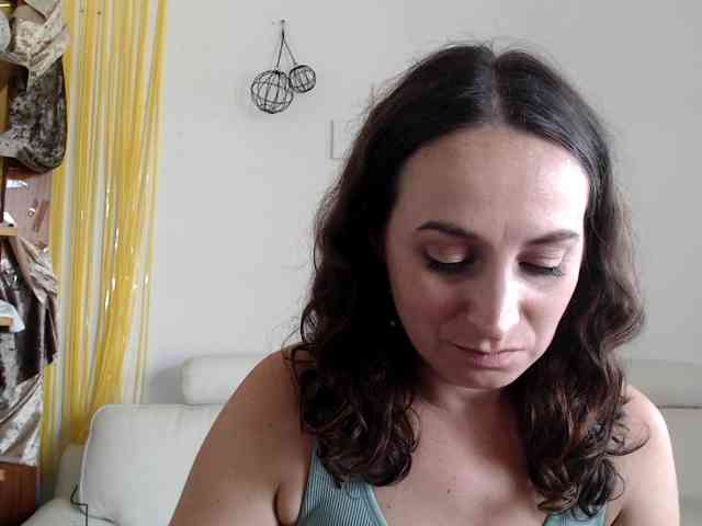 Modella: UWillMarryMyAss