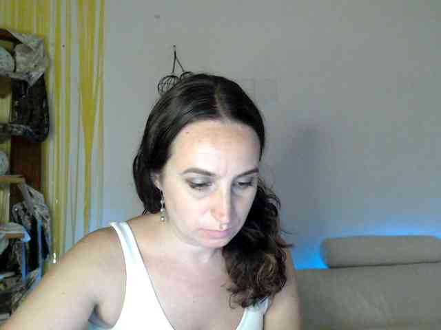 Modella: UWillMarryMyAss