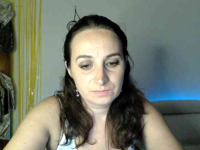 Modella: UWillMarryMyAss