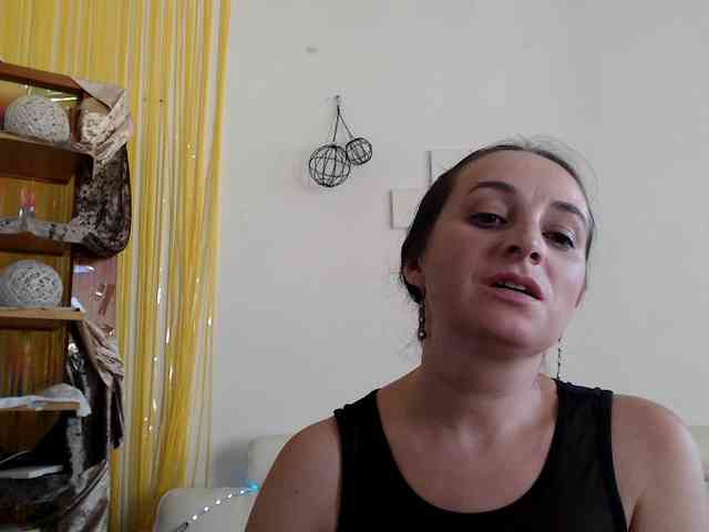 Modella: UWillMarryMyAss