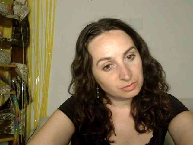 Modella: UWillMarryMyAss