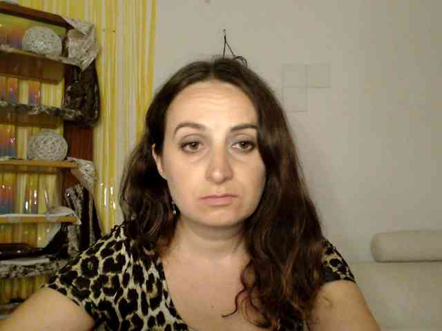 Modella: UWillMarryMyAss