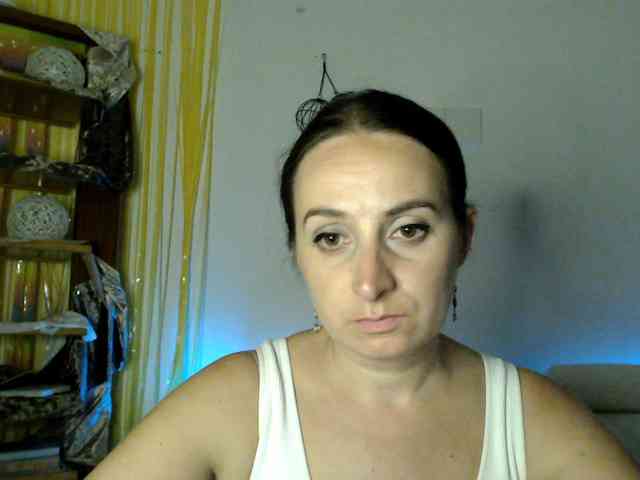 Modella: UWillMarryMyAss