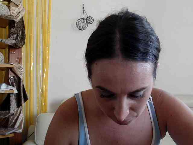 Modella: UWillMarryMyAss