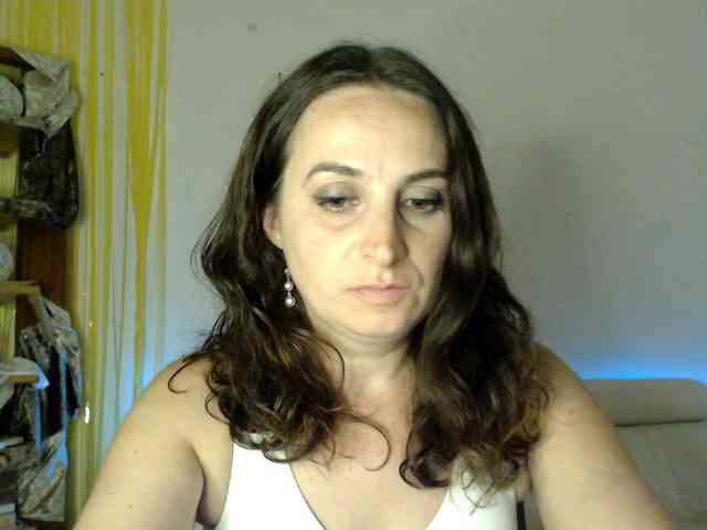 Modella: UWillMarryMyAss