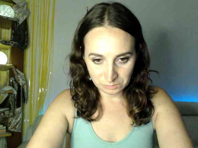 Modella: UWillMarryMyAss