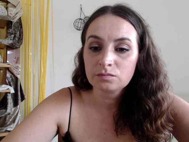 Modella: UWillMarryMyAss
