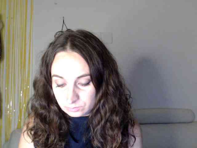 Modella: UWillMarryMyAss