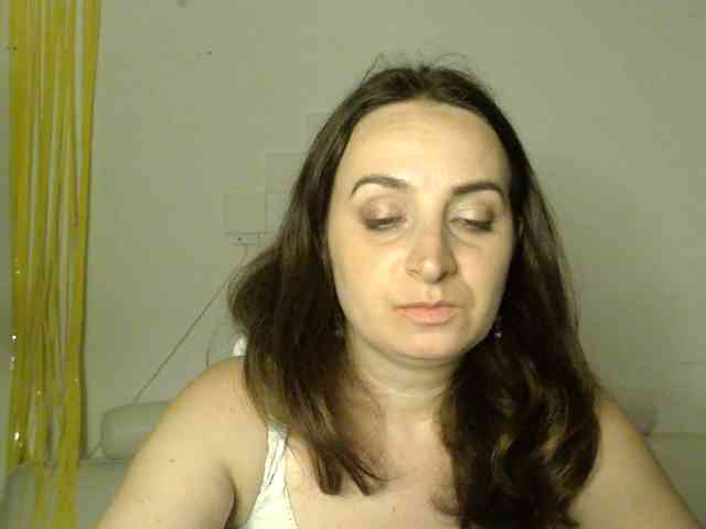 Modella: UWillMarryMyAss