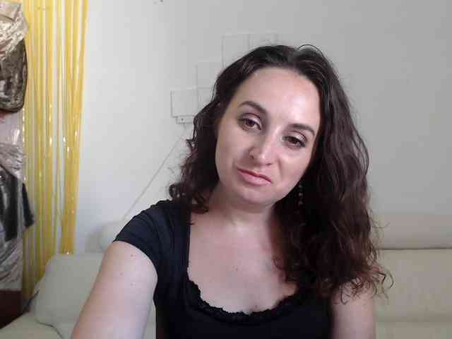 Modella: UWillMarryMyAss