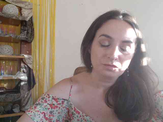 Modella: UWillMarryMyAss
