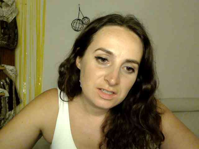 Modella: UWillMarryMyAss