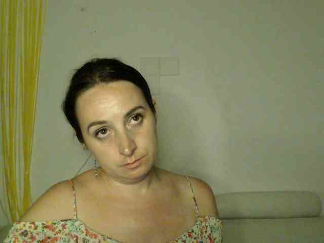 Modella: UWillMarryMyAss