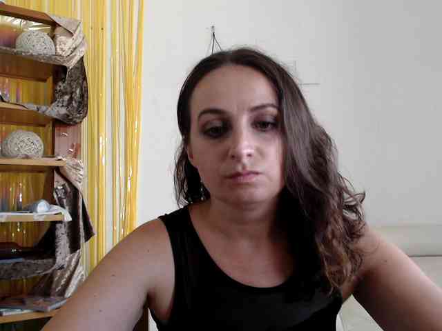 Modella: UWillMarryMyAss