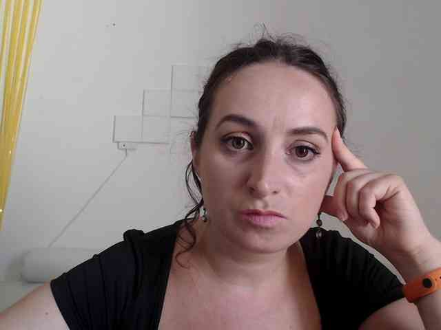 Modella: UWillMarryMyAss