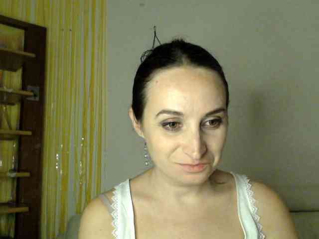 Modella: UWillMarryMyAss