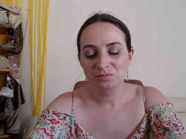 Modella: UWillMarryMyAss