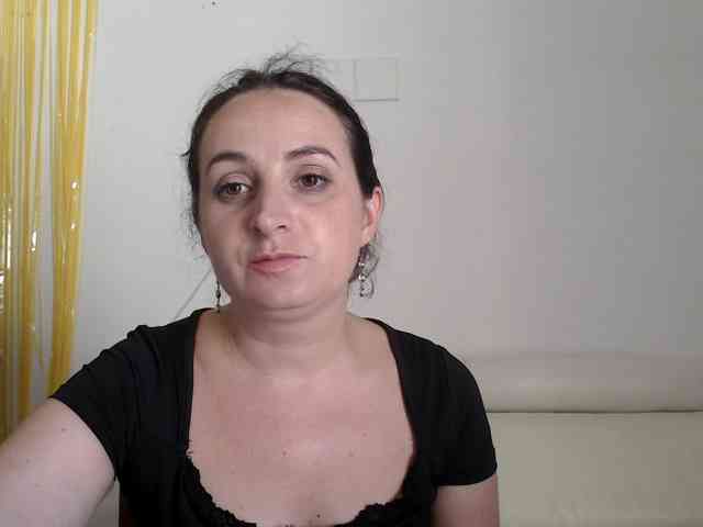 Modella: UWillMarryMyAss