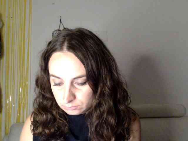 Modella: UWillMarryMyAss