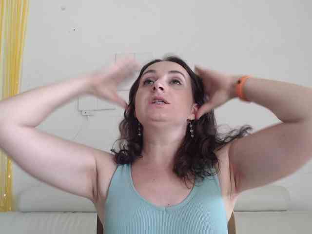 Modella: UWillMarryMyAss