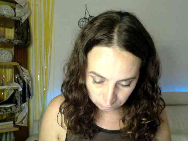 Modella: UWillMarryMyAss