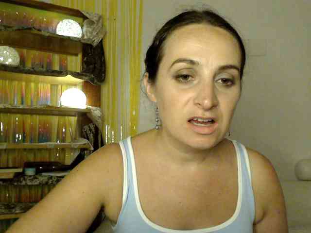 Modella: UWillMarryMyAss