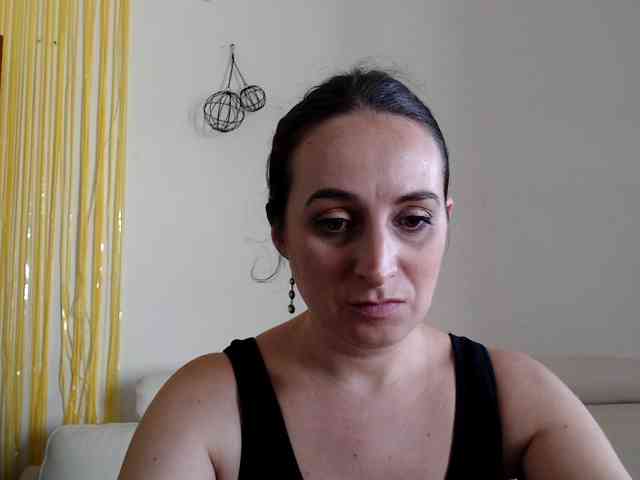 Modella: UWillMarryMyAss