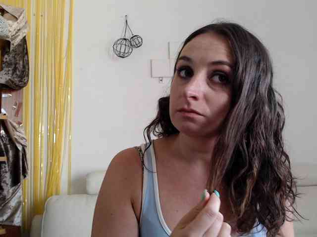 Modella: UWillMarryMyAss