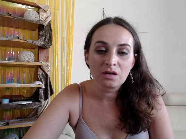 Modella: UWillMarryMyAss
