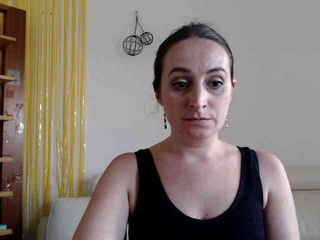 Modella: UWillMarryMyAss