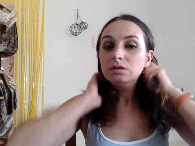 Modella: UWillMarryMyAss