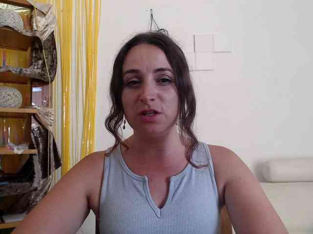 Modella: UWillMarryMyAss