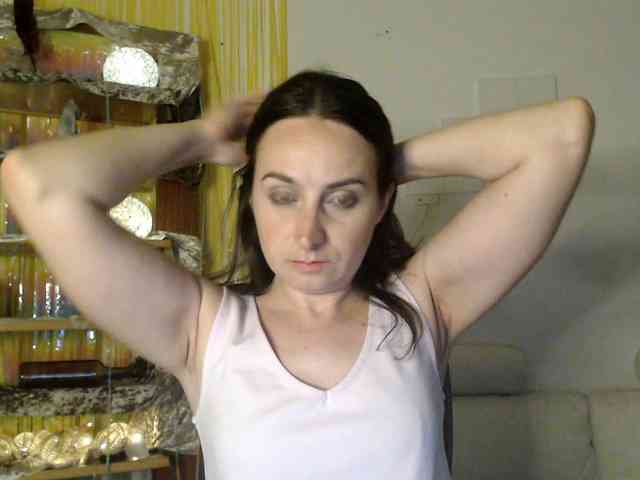 Modella: UWillMarryMyAss
