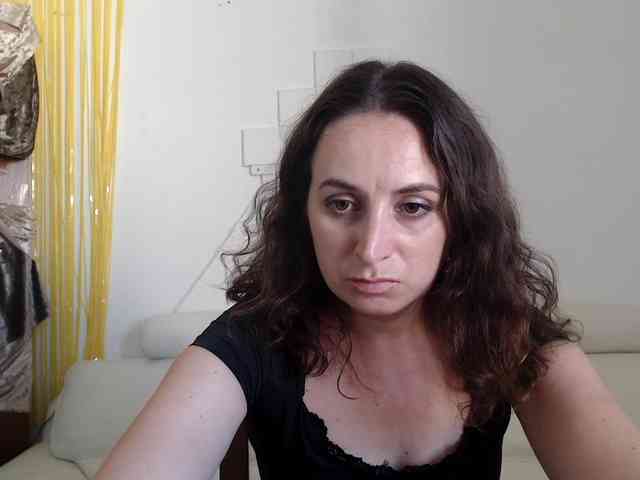 Modella: UWillMarryMyAss