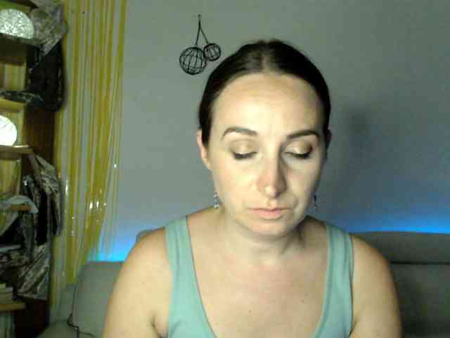 Modella: UWillMarryMyAss
