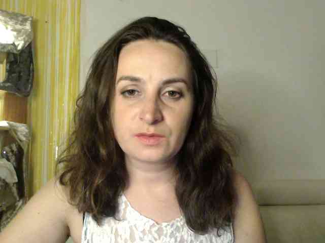 Modella: UWillMarryMyAss